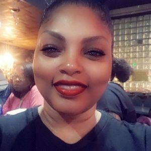 Meet your Posher, Latonya